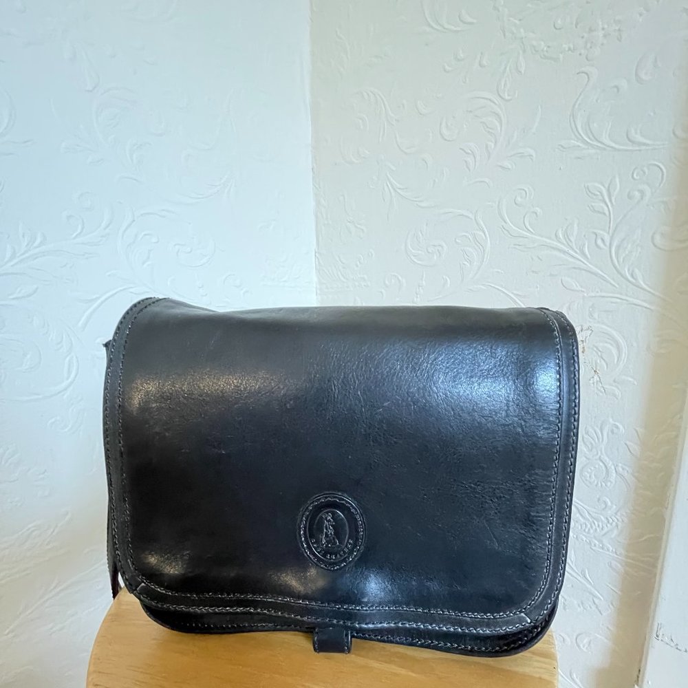 Vintage CAGI black leather shoulder bag